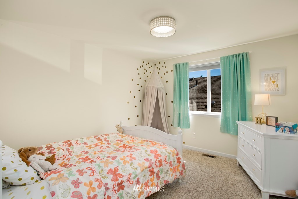 3239 Walnut Avenue Southwest Seattle, WA 98116 - Photo 15 of 26 Gallery Image 15