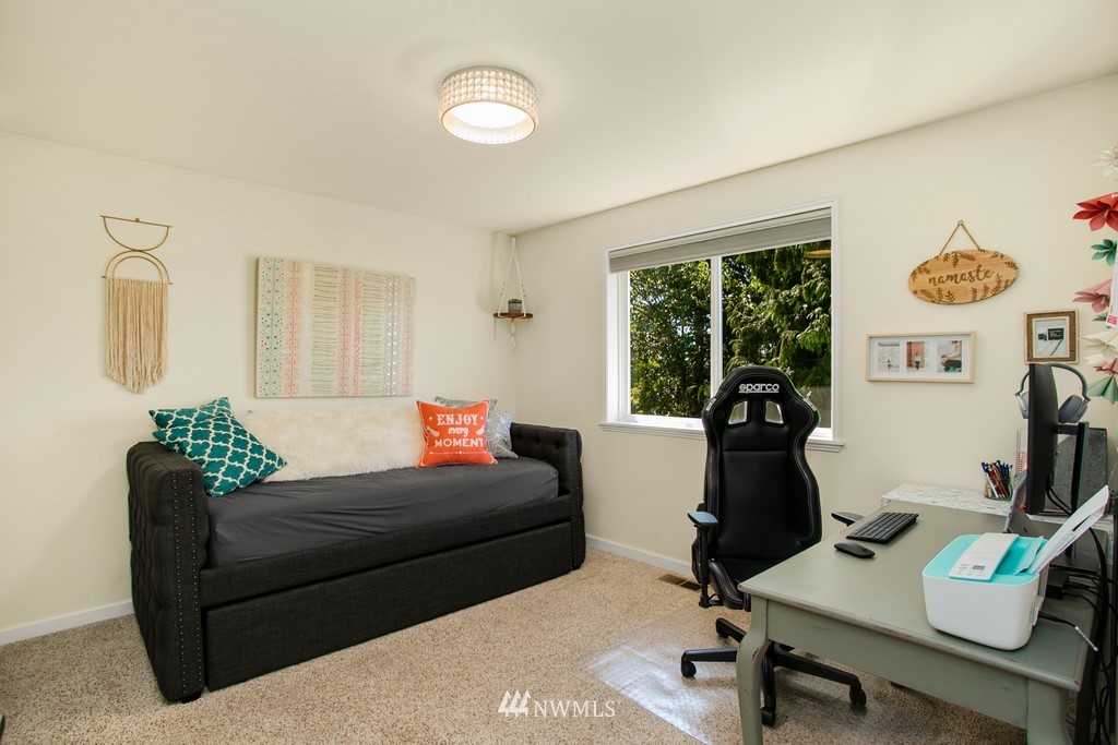 3239 Walnut Avenue Southwest Seattle, WA 98116 - Photo 17 of 26 Gallery Image 17