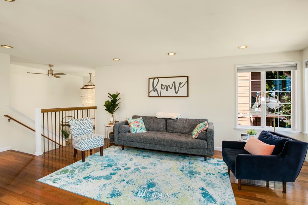 3239 Walnut Avenue Southwest Seattle, WA 98116 - Photo 3 of 26 Gallery Image 3