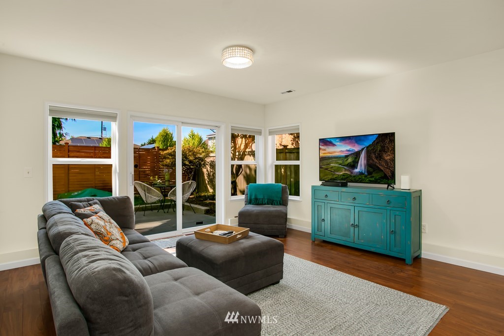 3239 Walnut Avenue Southwest Seattle, WA 98116 - Photo 21 of 26 Gallery Image 21