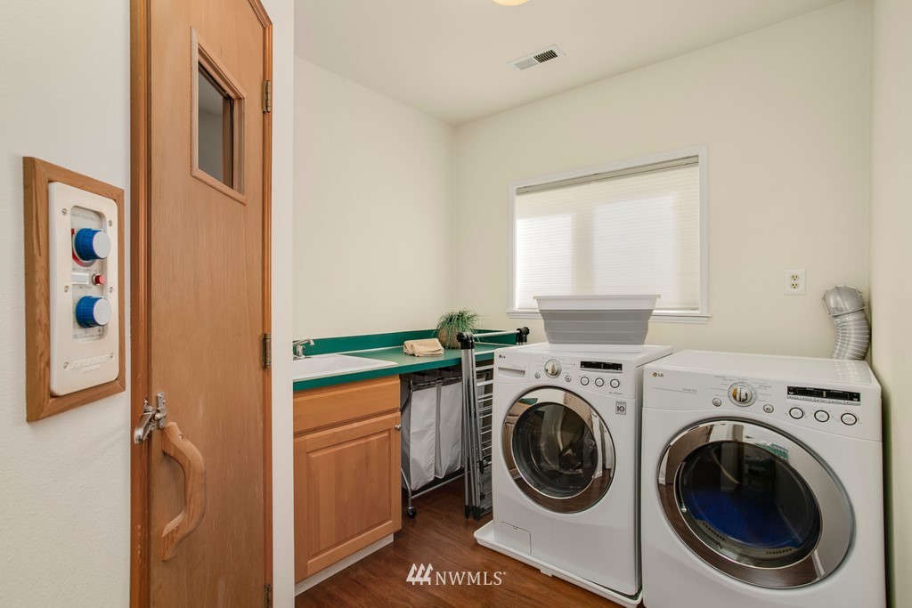 3239 Walnut Avenue Southwest Seattle, WA 98116 - Photo 23 of 26 Gallery Image 23