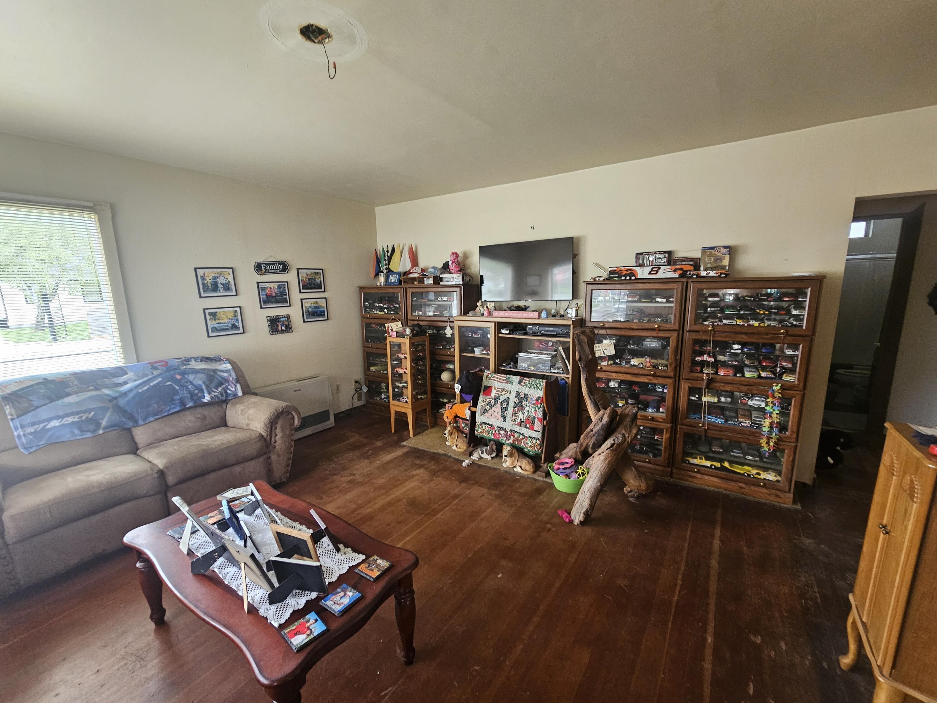 670 2nd Avenue Rio Dell, CA 95562 - Photo 3 of 6