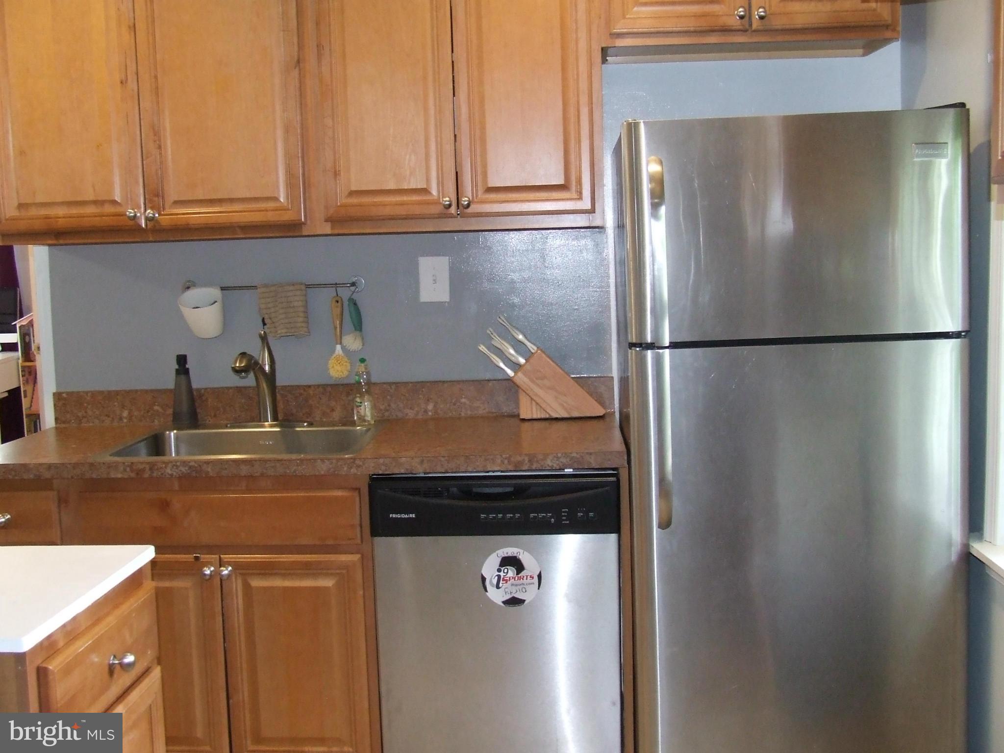 11812 Goodloe Road Silver Spring, MD 20906 - Photo 4 of 28 Kitchen