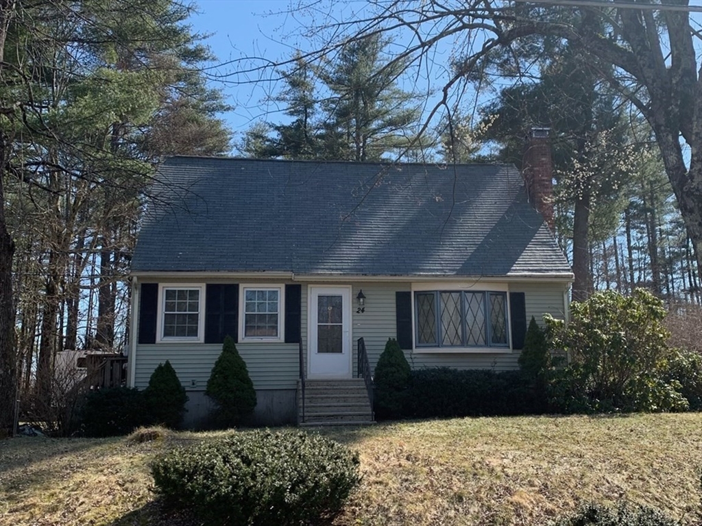 24 Edward Road Townsend, MA 01469 - Photo 1 of 38 a front view of house with yard