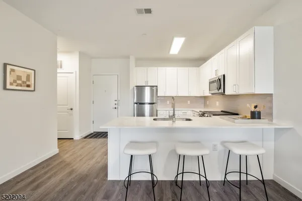 $2,500 | 377 Summerhill Road, Unit STND, East Brunswick, NJ 08816