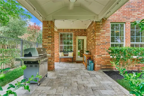 $475,000 | 18535 West Laura Shore Drive, Cypress, TX 77433