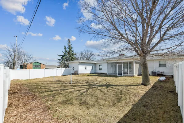 $299,000 | 1533 2nd Avenue, Camanche, IA 52730