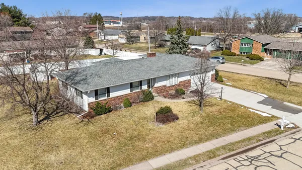 $299,000 | 1533 2nd Avenue, Camanche, IA 52730