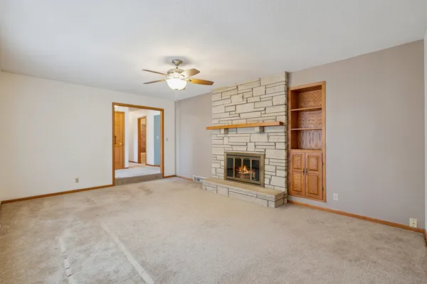 $299,000 | 1533 2nd Avenue, Camanche, IA 52730