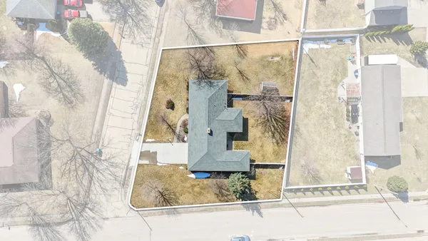 $299,000 | 1533 2nd Avenue, Camanche, IA 52730