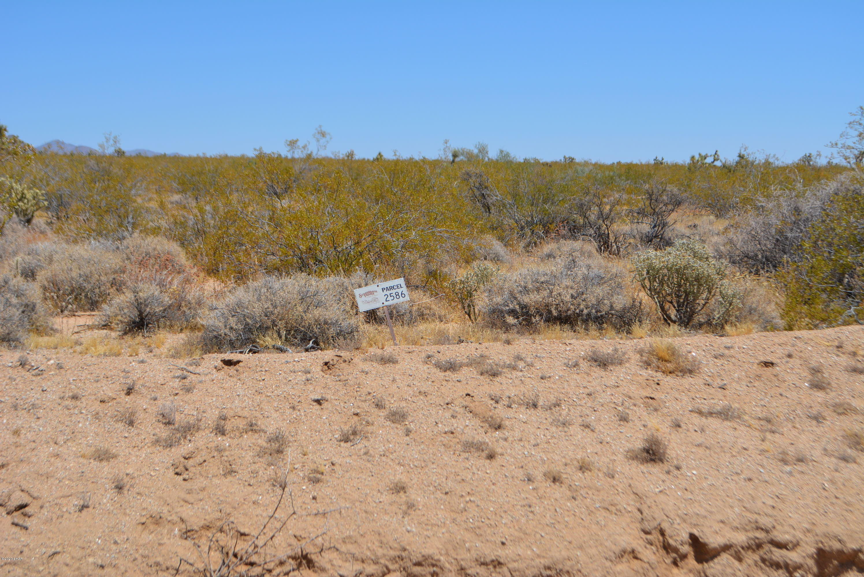 2586 South John Wayne Road Yucca, AZ 86438 - Photo 16 of 38 SCT 2586 sign