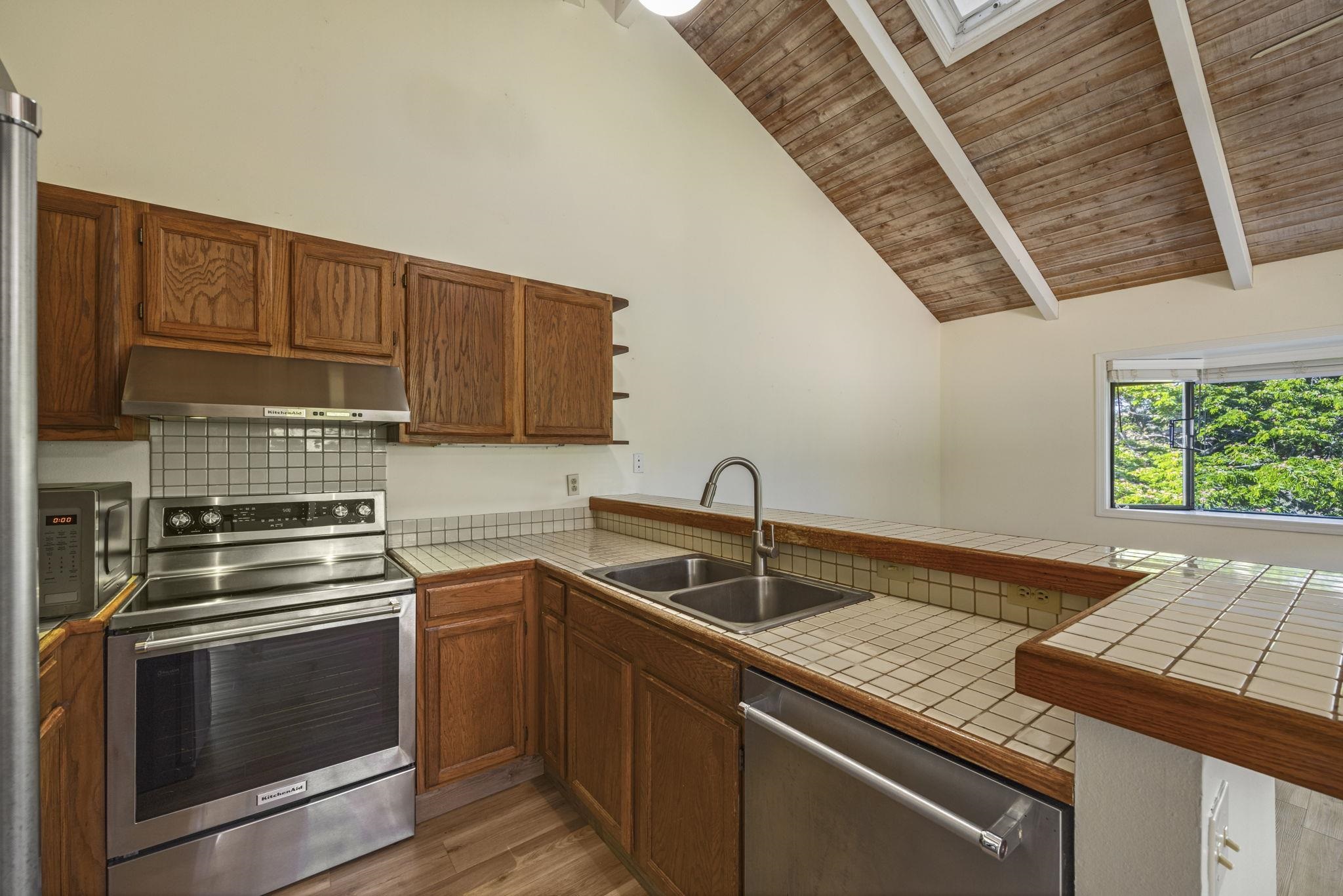 101 Hui Rd F, Unit F2 Lahaina, HI 96761 - Photo 12 of 50 Gallery Image 12