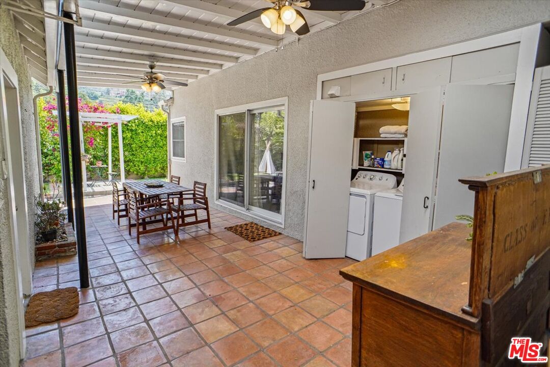 2400 Sylvan Lane Glendale, CA 91208 - Photo 17 of 28 a outdoor space with chairs