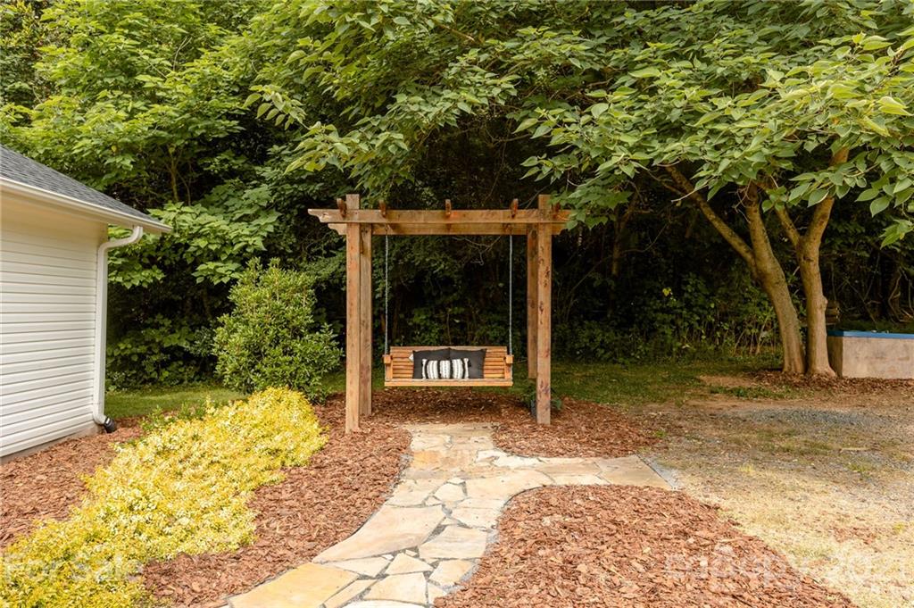35114 Lowder Road New London, NC 28127 - Photo 4 of 36 Gallery Image 4