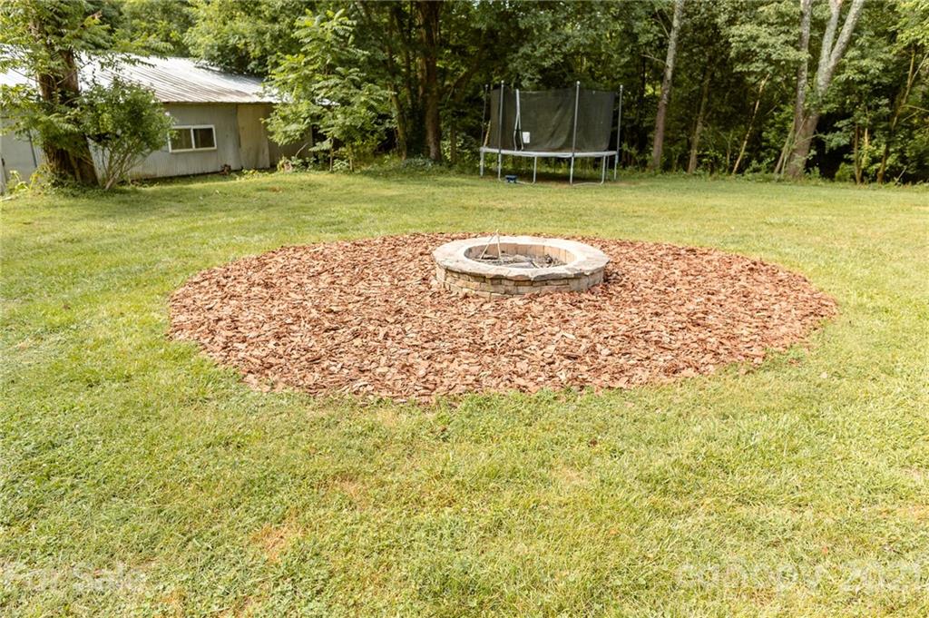 35114 Lowder Road New London, NC 28127 - Photo 5 of 36 Gallery Image 5
