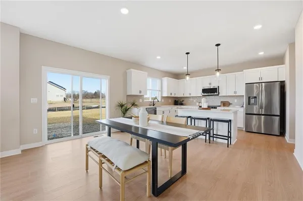 $465,595 | 10637 North Jefferson Street, Kansas City, MO 64155