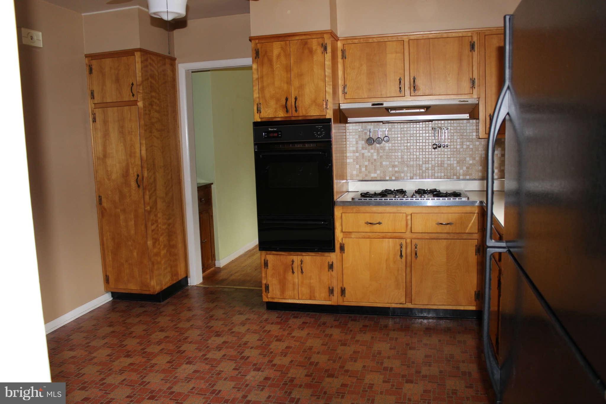10111 Tipperary Road Baltimore, MD 21234 - Photo 17 of 23 Kitchen