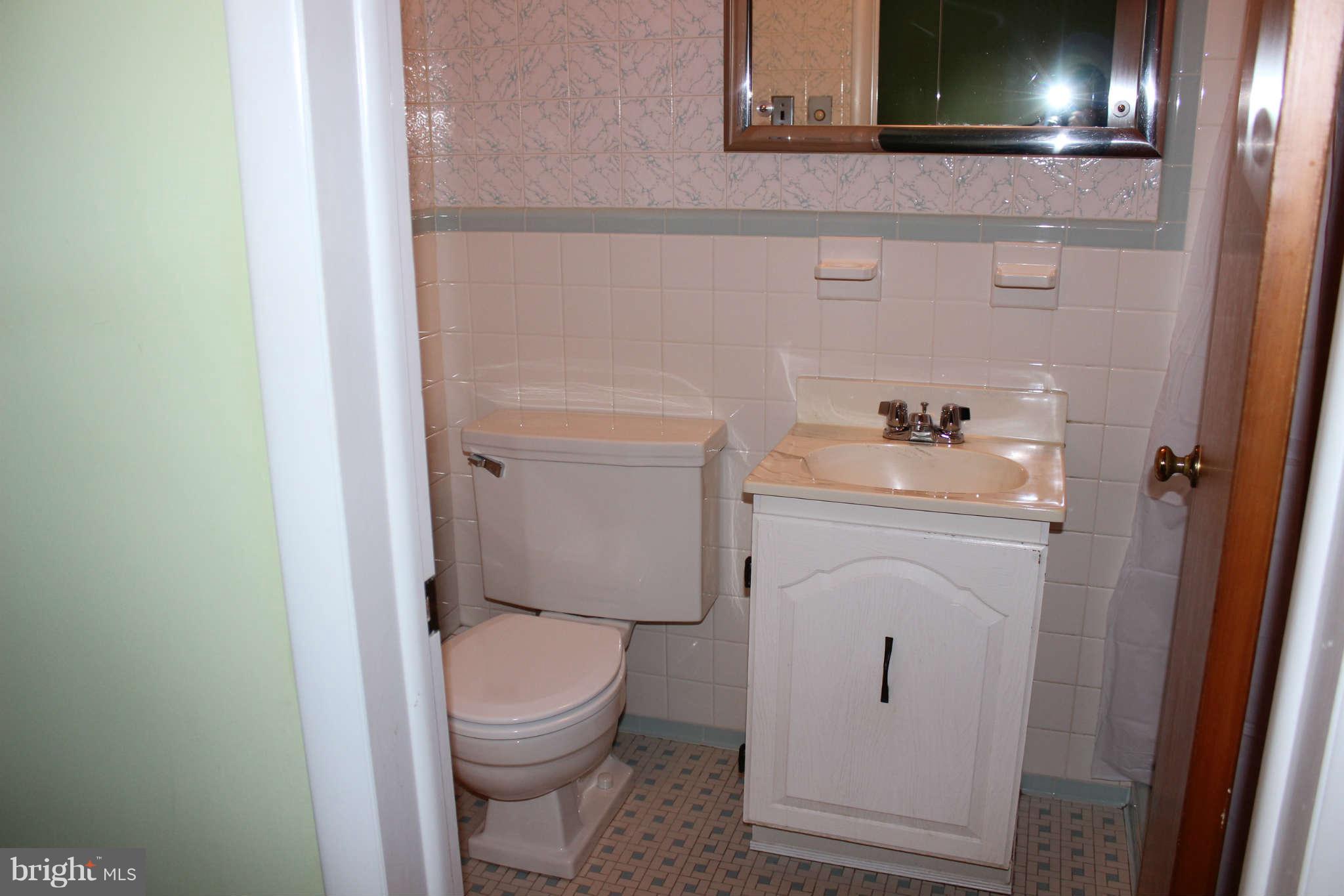 10111 Tipperary Road Baltimore, MD 21234 - Photo 10 of 23 Bath (Master)