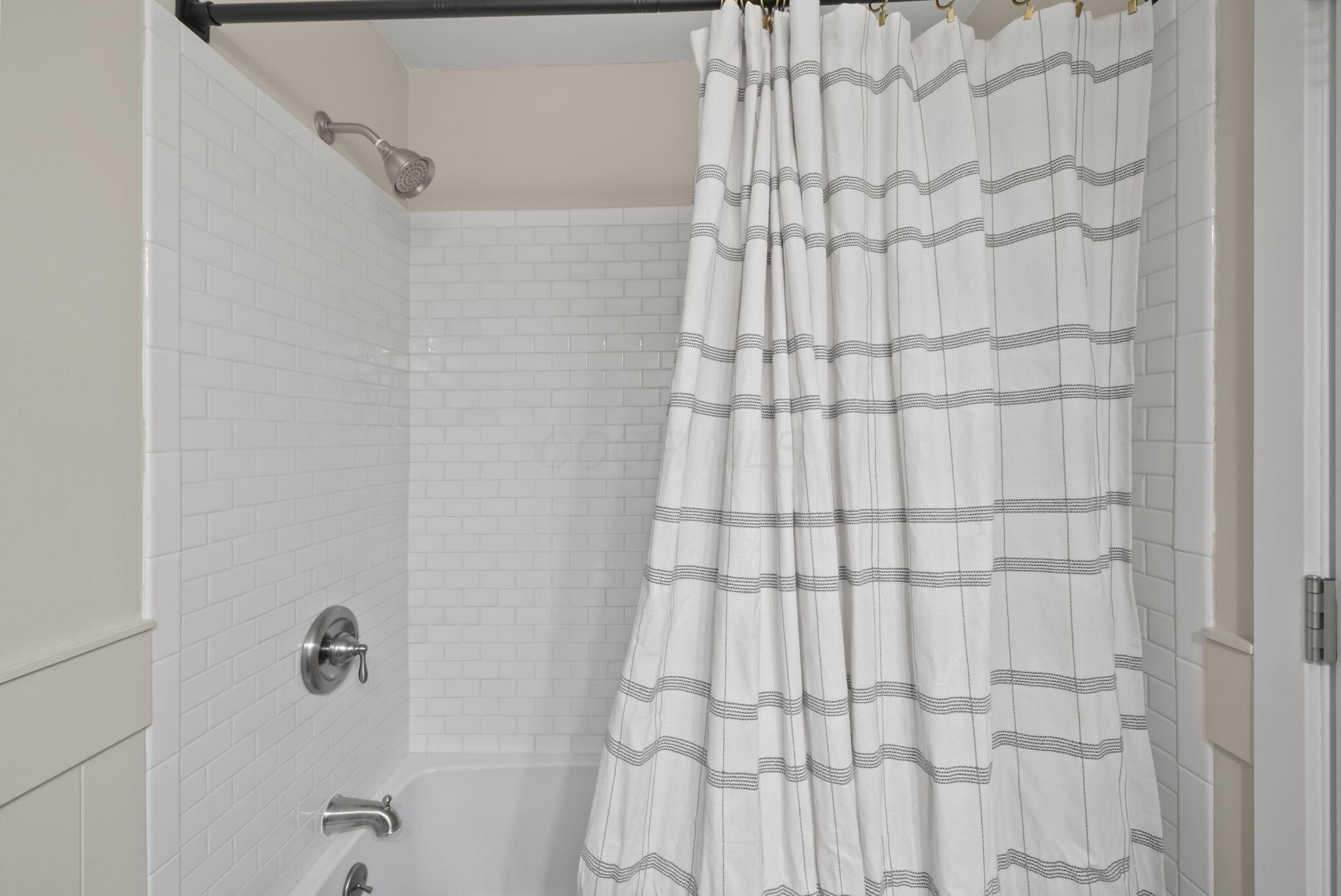 6866 Harlem Road Westerville, OH 43081 - Photo 24 of 71 25-web-or-mls-DSC02876