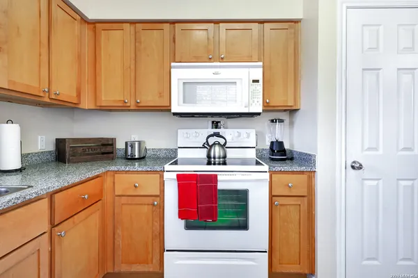$265,000 | 6160 Eckhert Road, Unit 1721, San Antonio, TX 78240