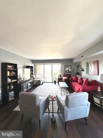 $264,900 | 290 Drummers Lane, Unit 290, Wayne, PA 19087
