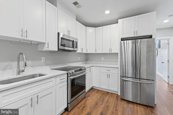 $2,400 | 3110 Georgia Avenue Northwest, Unit 403, Washington, DC 20010