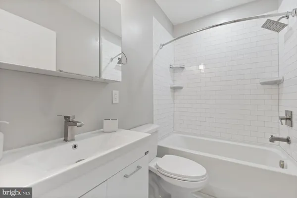 $2,400 | 3110 Georgia Avenue Northwest, Unit 403, Washington, DC 20010