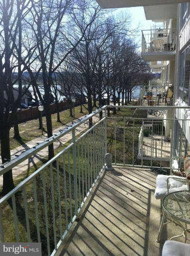 1435 4th Street Southwest, Unit B211 Washington, DC 20024 - Photo 21 of 30 Exterior (Rear)