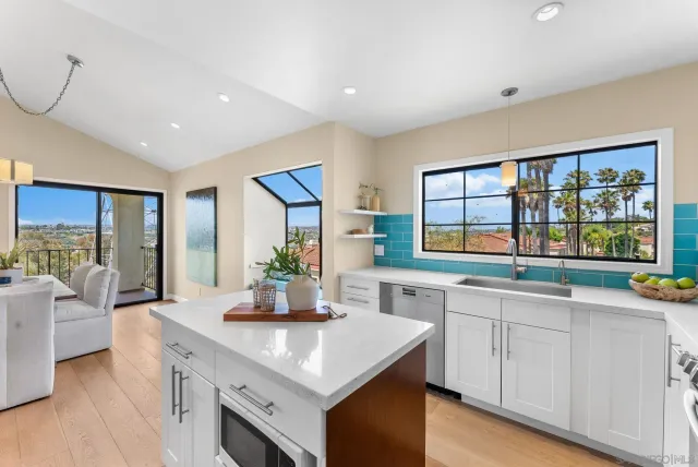 $900,000 | 3127 Vista Rica, Carlsbad, CA 92009