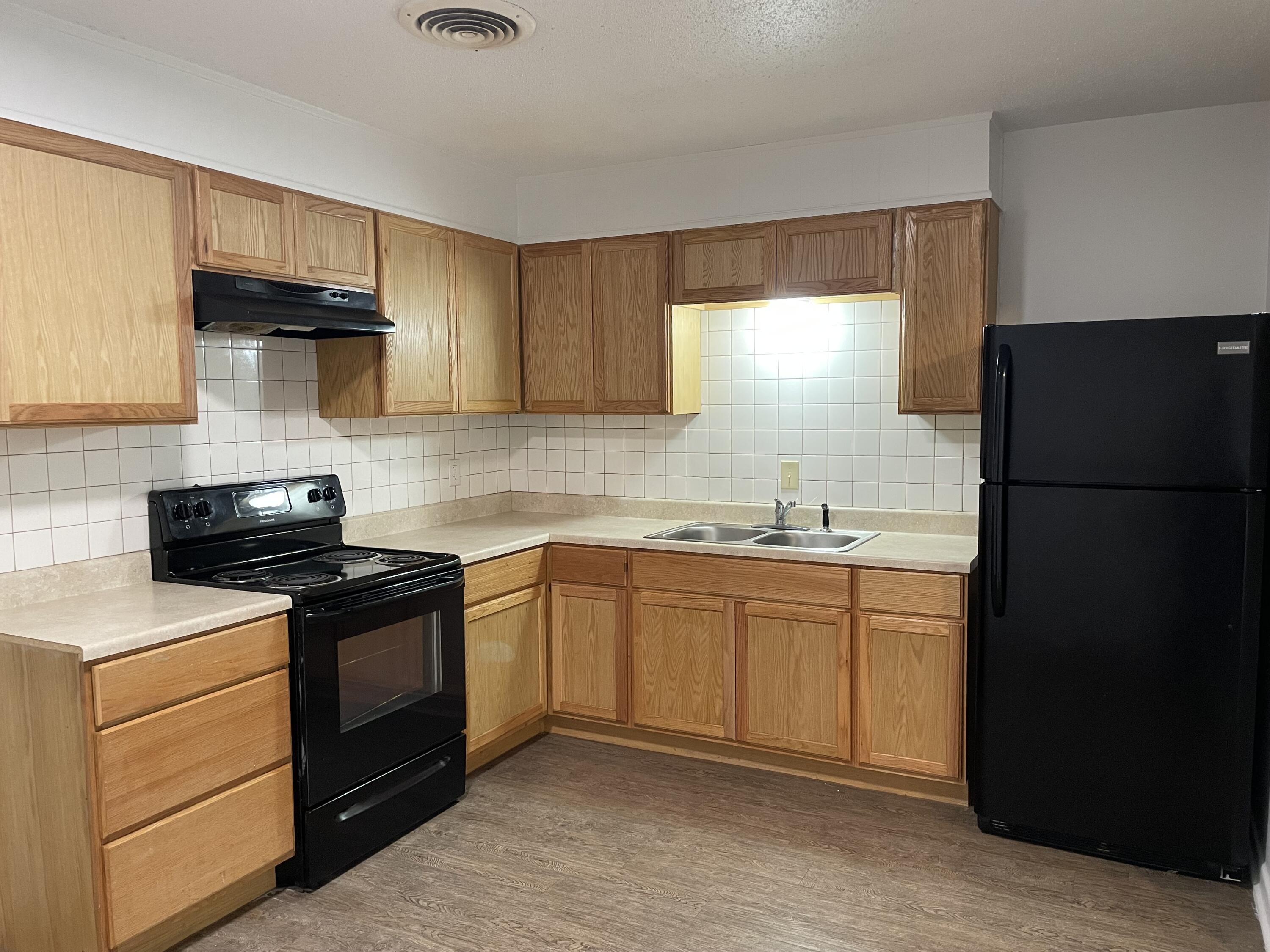 4518 35th Street, Unit B Lubbock, TX 79414 - Photo 4 of 10 4518-B kitchen