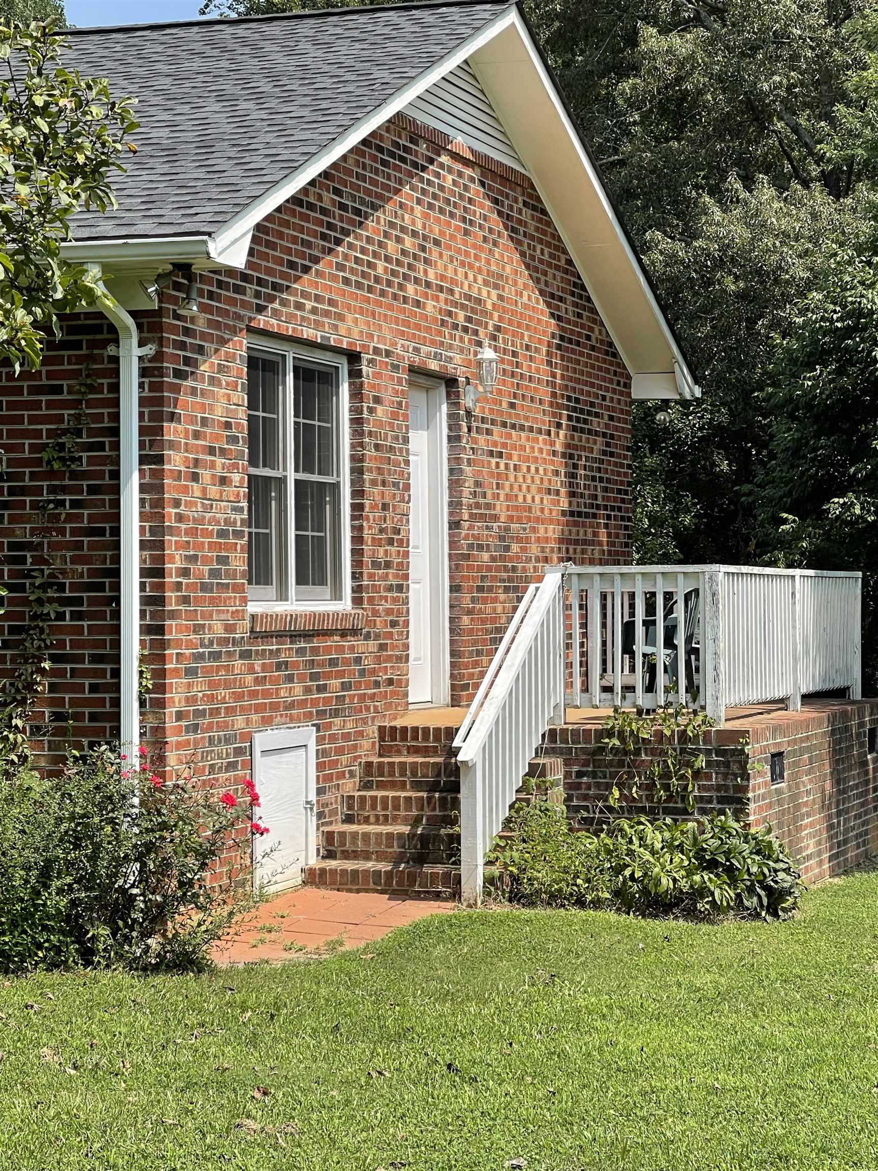 271 Buck Seay Road Boiling Springs, SC 29316 - Photo 3 of 36