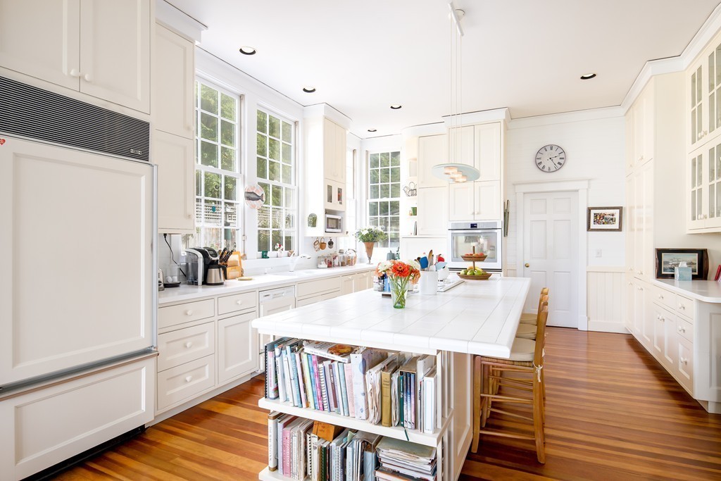 39 Proctor Street Manchester, MA 01944 - Photo 10 of 25 Gallery Image 10