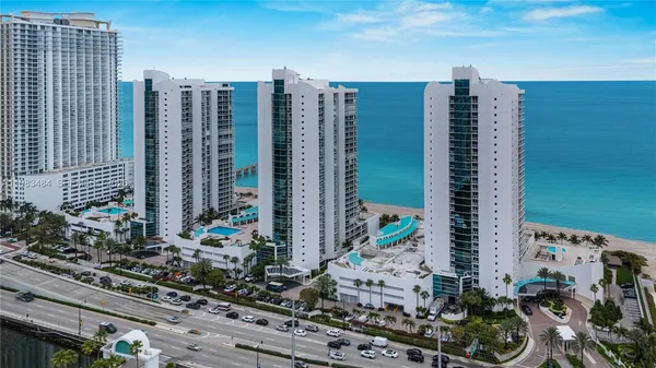 $5,100 | 16425 Collins Avenue, Unit 2215, Sunny Isles Beach, FL 33160