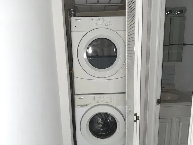 $1,600 | 1621 North Windsor Drive, Unit 214, Arlington Heights, IL 60004