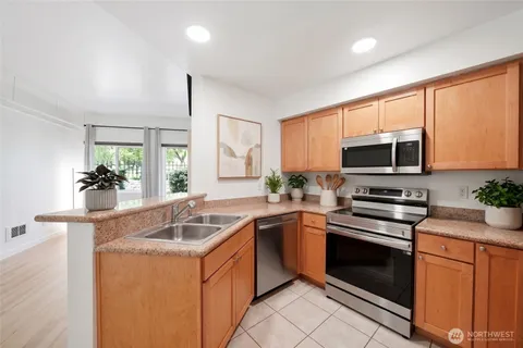 $210,000 | 300 10th Avenue, Unit A110, Seattle, WA 98122