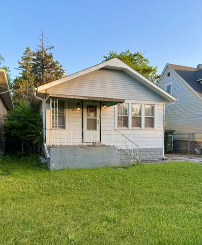 $95,000 | 2253 138th Street, Blue Island, IL 60406