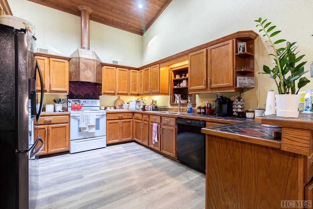 3495 Clear Creek Road Highlands, NC 28741 - Photo 13 of 33 Gallery Image 13