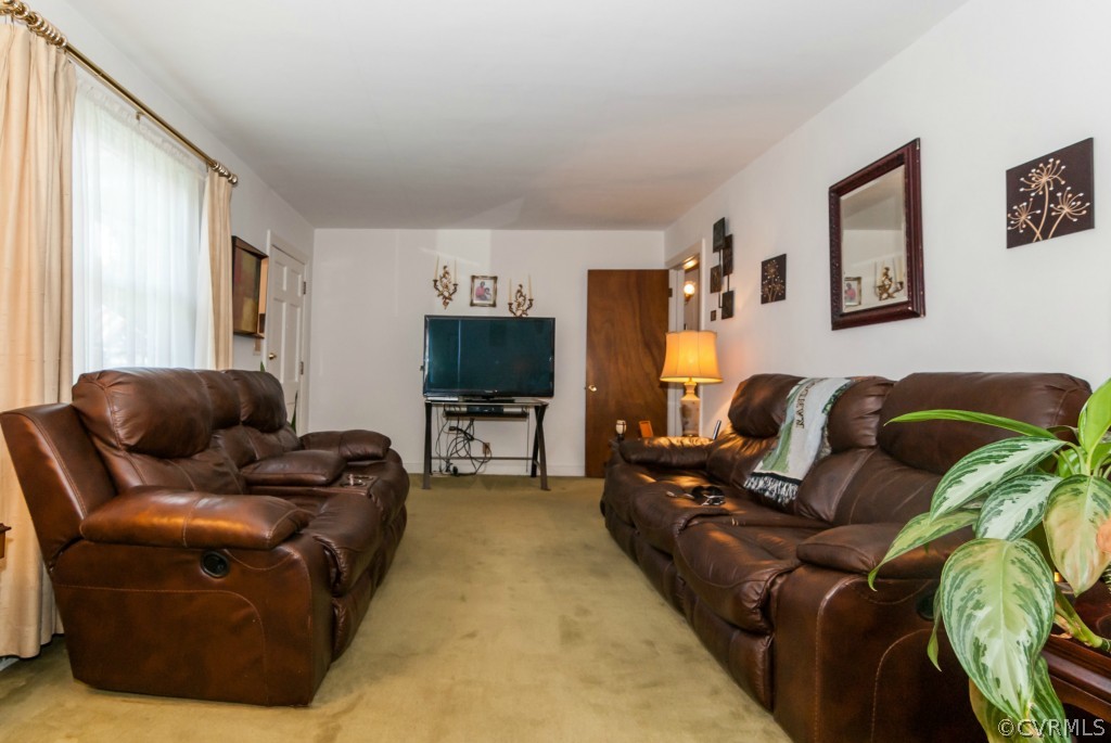 4612 Cooks Road Richmond, VA 23224 - Photo 5 of 21 Gallery Image 5