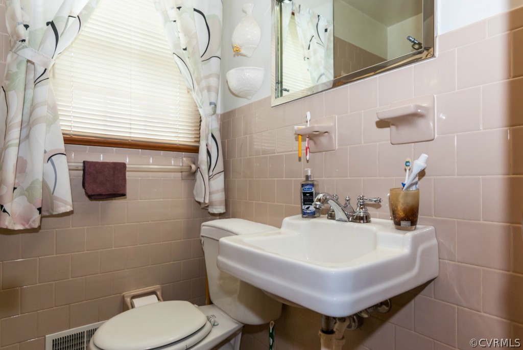 4612 Cooks Road Richmond, VA 23224 - Photo 8 of 21 Gallery Image 8