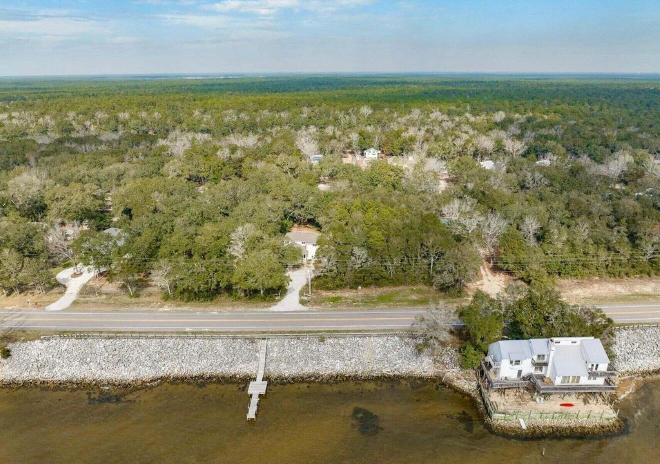 0 Fl-20 Niceville, FL 32578 - Photo 2 of 4 a view of an ocean and mountain