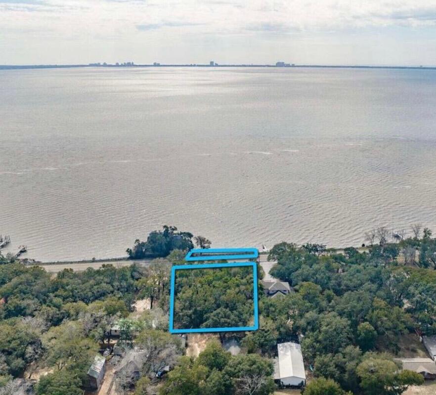 0 Fl-20 Niceville, FL 32578 - Photo 4 of 4 a view of a lake