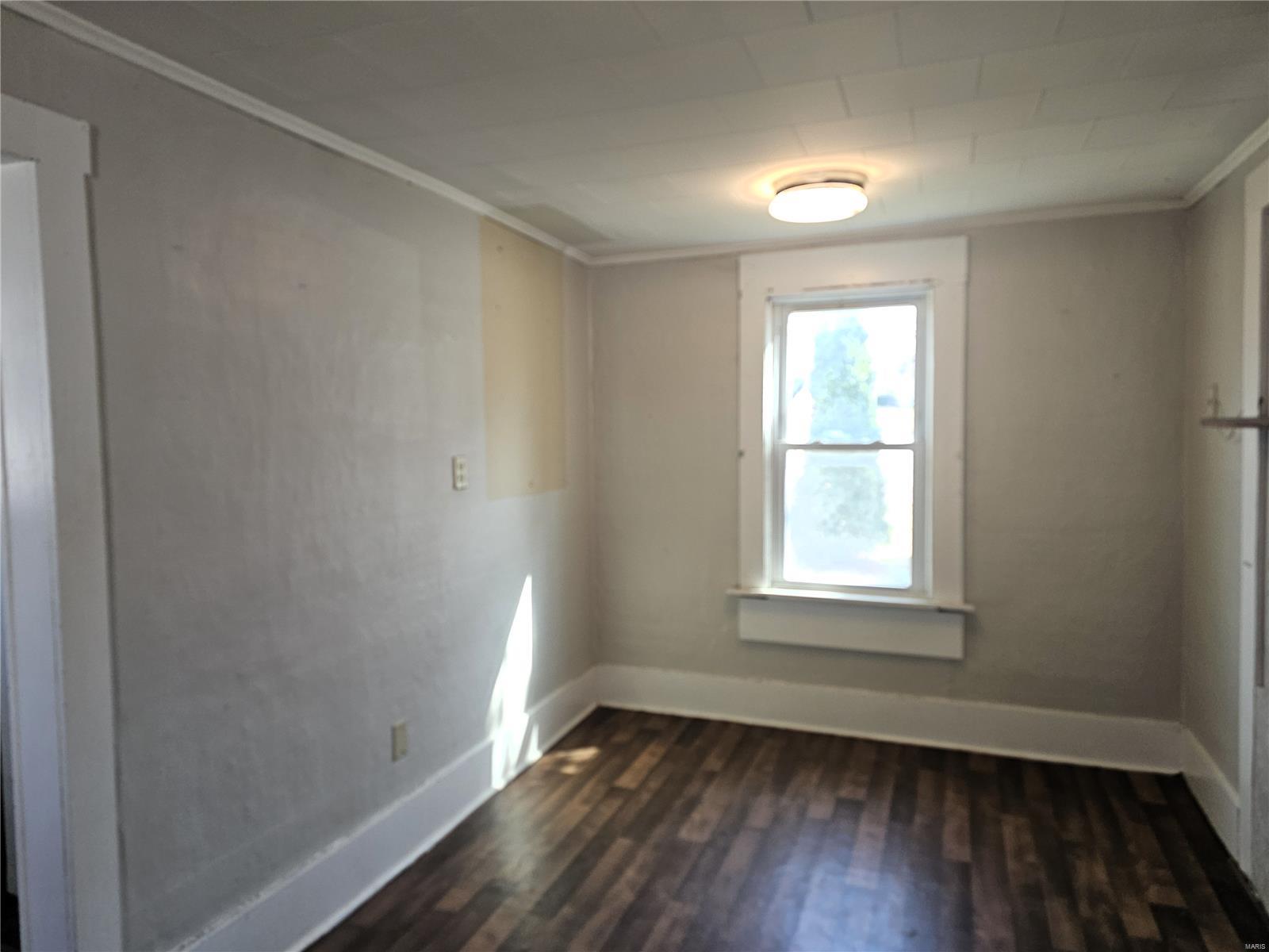 1231 Vandalia Road Hillsboro, IL 62049 - Photo 5 of 11 Gallery Image 5