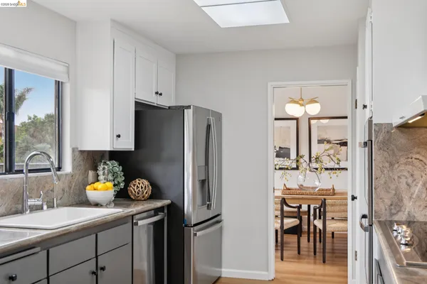 $1,195,000 | 5200 Pinecrest Drive, Oakland, CA 94605