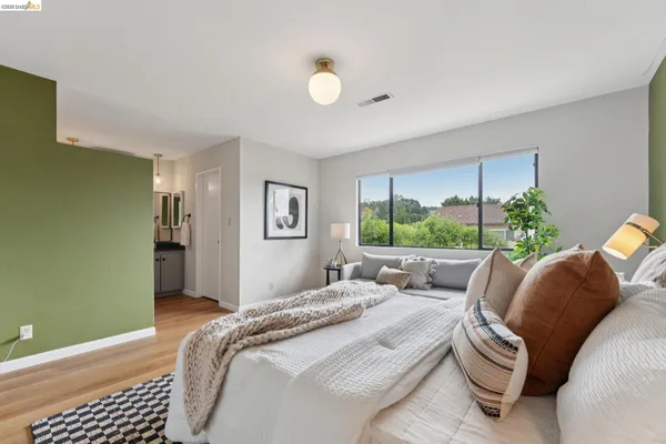 $1,195,000 | 5200 Pinecrest Drive, Oakland, CA 94605