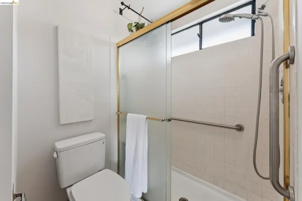 $1,195,000 | 5200 Pinecrest Drive, Oakland, CA 94605