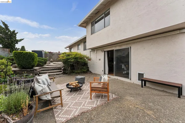 $1,195,000 | 5200 Pinecrest Drive, Oakland, CA 94605