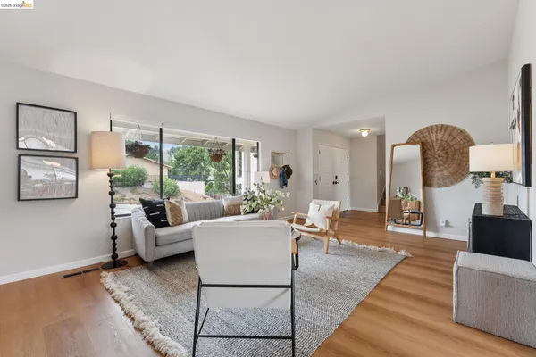 $1,195,000 | 5200 Pinecrest Drive, Oakland, CA 94605