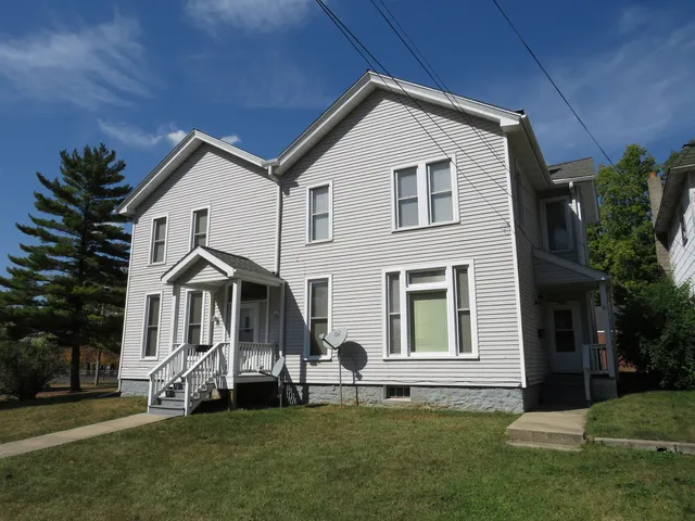 $800 | 304 East Main Street, Unit B, Ottawa, IL 61350