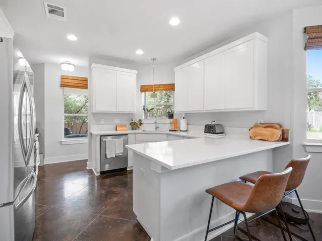 $2,600 | 10103 Twin Lake Loop, Dripping Springs, TX 78620