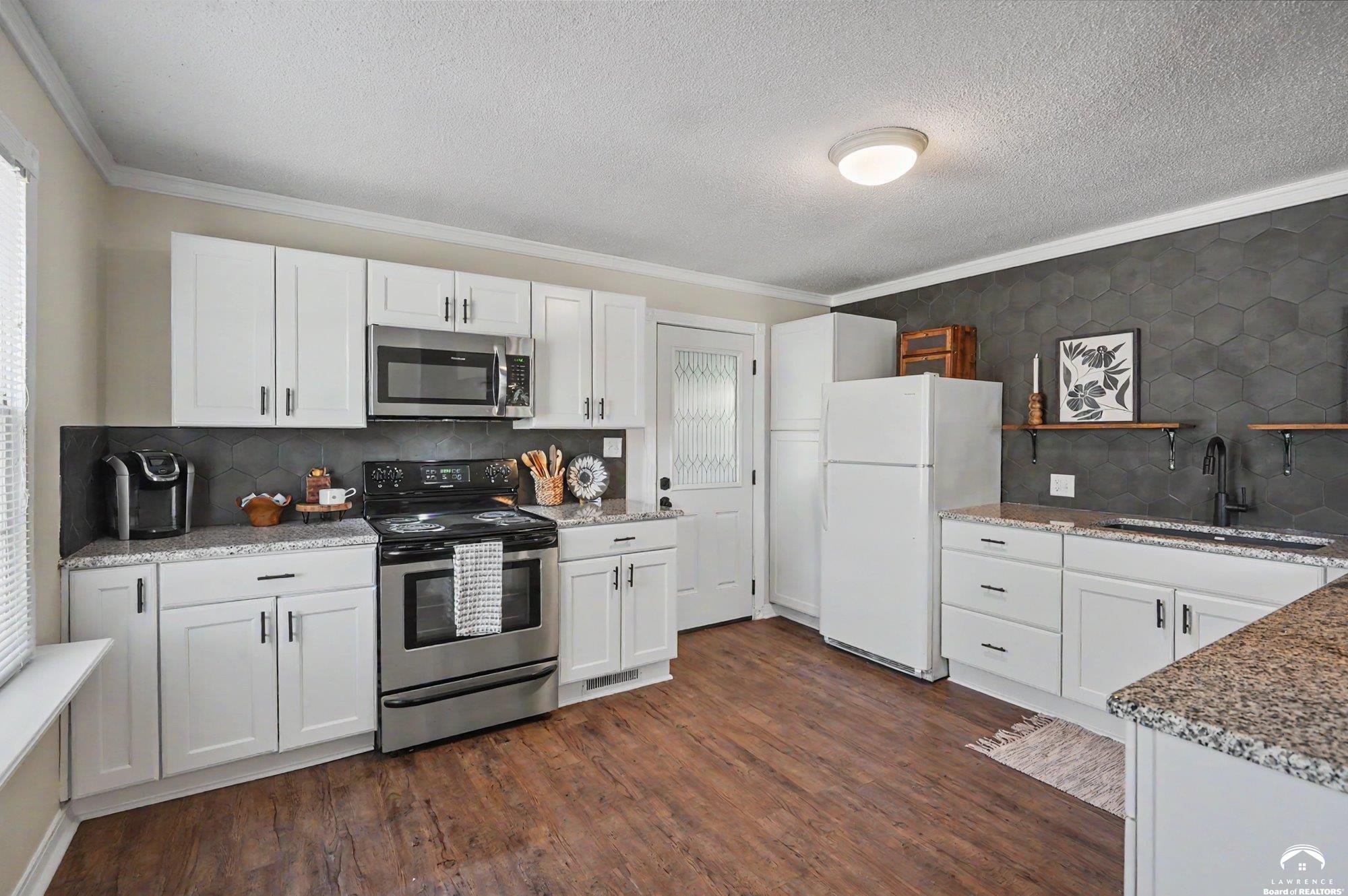 1727 Maple Lane Lawrence, KS 66044 - Photo 6 of 26